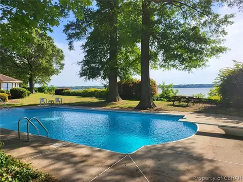 1636 York River Dr, Gloucester Point, VA 23062 photo 3