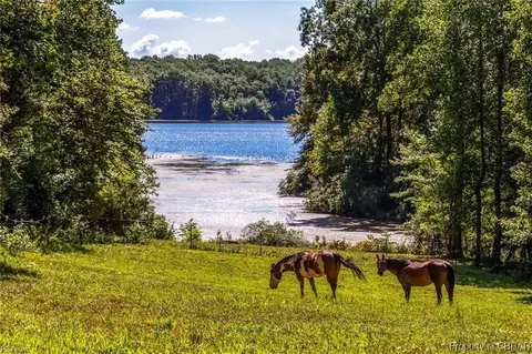6092 Pear Field Ln, Gloucester, VA 23061 photo 2