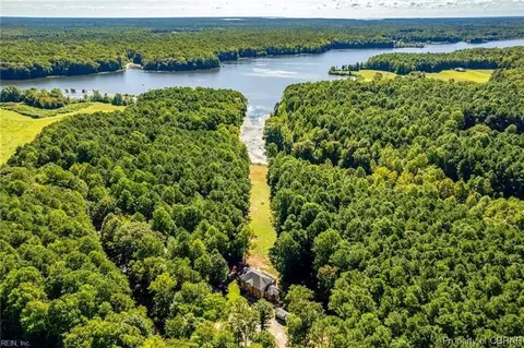 6092 Pear Field Ln, Gloucester, VA 23061 photo 4