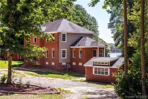 6092 Pear Field Ln, Gloucester, VA 23061 photo 3