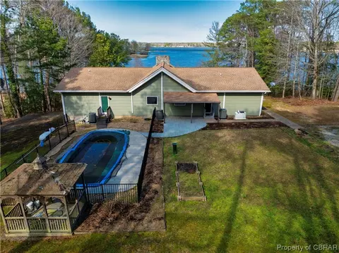 11758 11790 River Crest Dr, Gloucester, VA 23061 photo 3