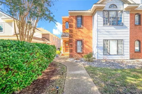 206 Mainsail Dr, Hampton, VA 23664
