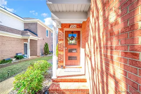 206 Mainsail Dr, Hampton, VA 23664 photo 2
