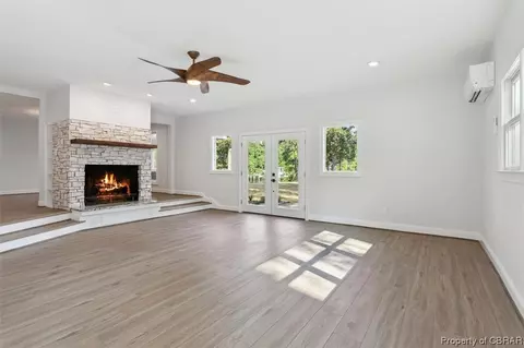 5400 Three Mile Ln, Gloucester, VA 23061 photo 12