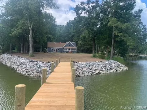5400 Three Mile Ln, Gloucester, VA 23061