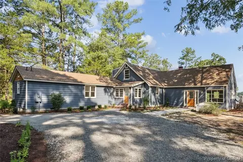 5400 Three Mile Ln, Gloucester, VA 23061 photo 3