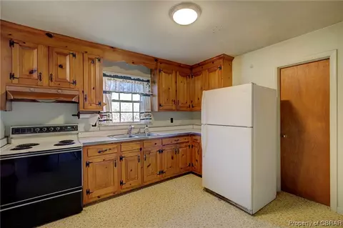 7470 Roaring Springs Rd, Gloucester, VA 23061 photo 8