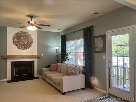 3675 Mariners Dr, Hayes, VA 23072 photo 14