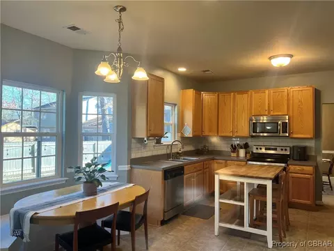 3675 Mariners Dr, Hayes, VA 23072 photo 11