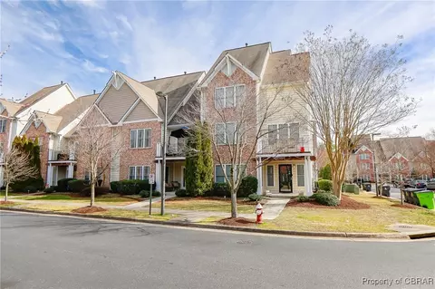 952 Hollymeade Cir, Newport News, VA 23602