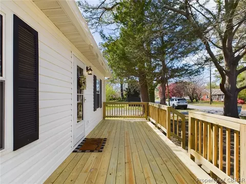 6864 Fields Landing Rd, Hayes, VA 23072 photo 8
