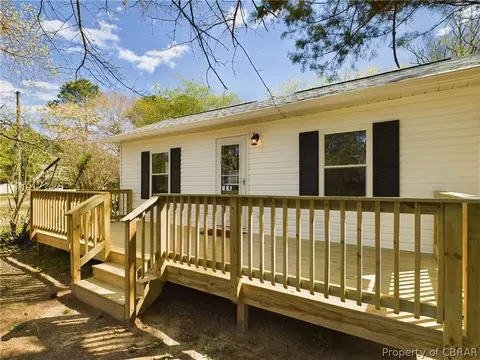6864 Fields Landing Rd, Hayes, VA 23072 photo 7