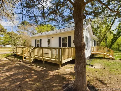 6864 Fields Landing Rd, Hayes, VA 23072