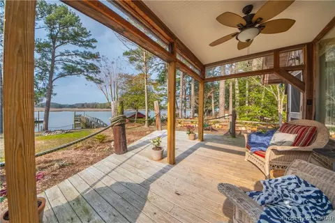 2515 Red Bank Rd, Gloucester, VA 23061