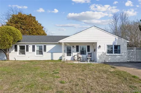 1025 Sean Dr, Chesapeake, VA 23323
