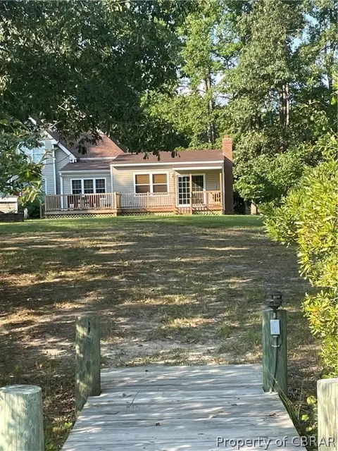 202 River Point Ln, Mathews, VA 23109