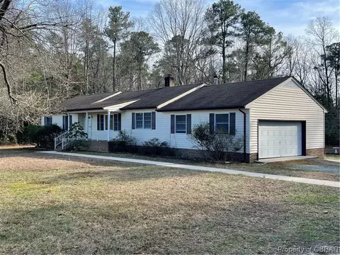 3056 Pierce Rd, Saluda, VA 23149