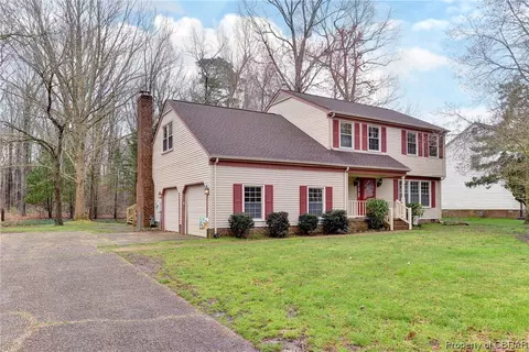17 Hunt Wood Dr, Poquoson, VA 23662