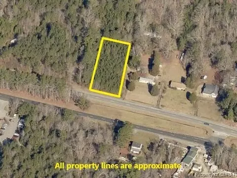 8096 Deodar Ln, Gloucester, VA 23061