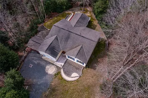 309 Dixie Dr, Dutton, VA 23050 photo 3