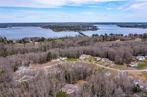 309 Dixie Dr, Dutton, VA 23050 photo 4