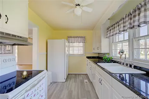 12 Old Meribeth Rd, Hampton, VA 23669 photo 13