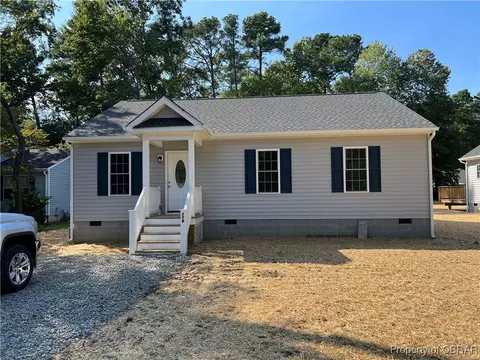 778 Coach Point Rd, Hartfield, VA 23071