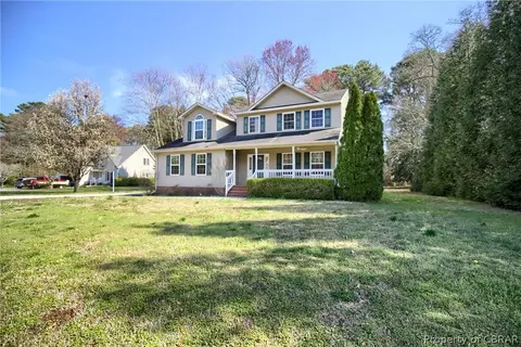 7810 Laurie Ln, Gloucester Point, VA 23062 photo 5