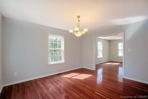 7810 Laurie Ln, Gloucester Point, VA 23062 photo 2