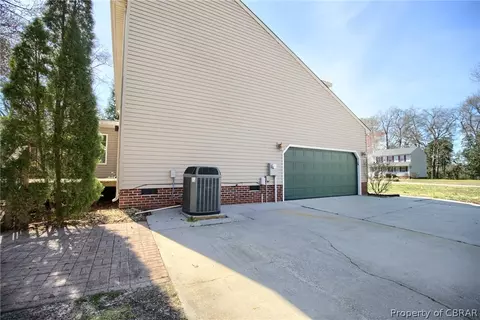 7810 Laurie Ln, Gloucester Point, VA 23062 photo 17