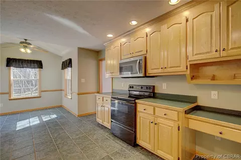 7810 Laurie Ln, Gloucester Point, VA 23062 photo 12
