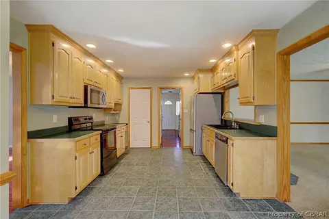 7810 Laurie Ln, Gloucester Point, VA 23062 photo 13