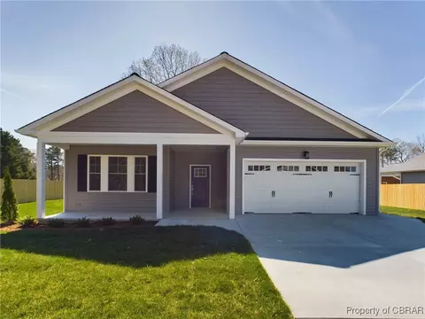 66 Baywalk Dr, Kilmarnock, VA 22482