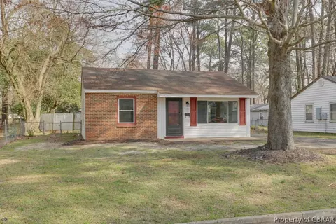 105 Beverly St, Hampton, VA 23669