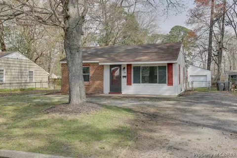 105 Beverly St, Hampton, VA 23669 photo 3