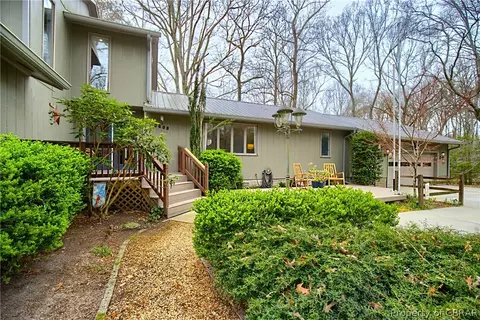 6608 Hollybrook Ln, Gloucester, VA 23061 photo 3