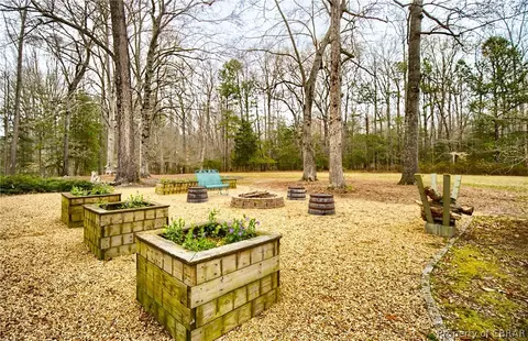 6608 Hollybrook Ln, Gloucester, VA 23061 photo 8