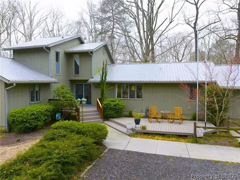 6608 Hollybrook Ln, Gloucester, VA 23061 photo 2