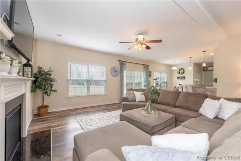 8461 Thomas Jefferson Way, Gloucester, VA 23061 photo 9