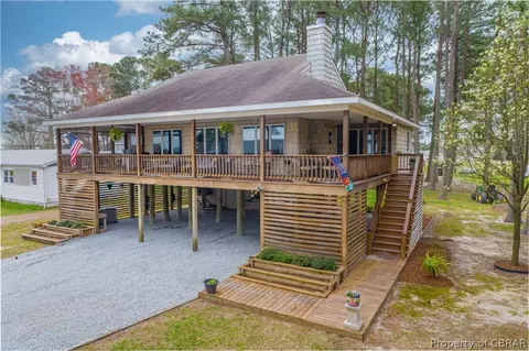153 Montgomery Cove Rd, Deltaville, VA 23043