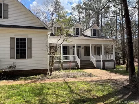 357 Laurel Dr, Aylett, VA 23009