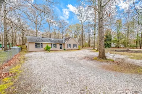 5511 Hickory Fork Rd, Gloucester, VA 23061 photo 2