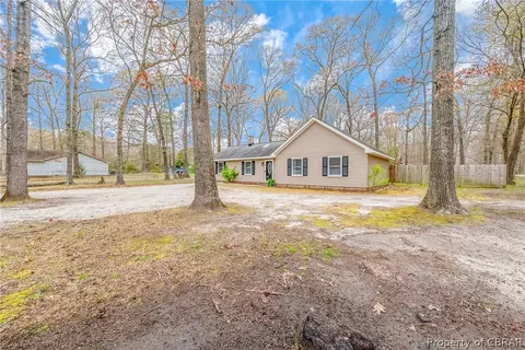 5511 Hickory Fork Rd, Gloucester, VA 23061 photo 3