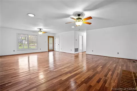 9596 Spring Branch Dr, North, VA 23128 photo 7