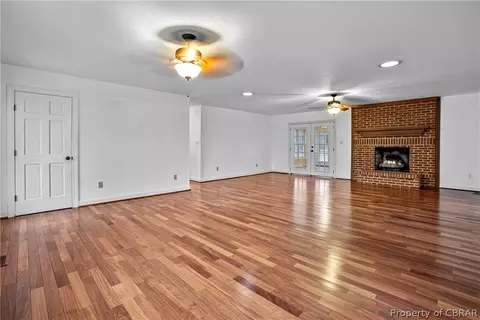 9596 Spring Branch Dr, North, VA 23128 photo 8