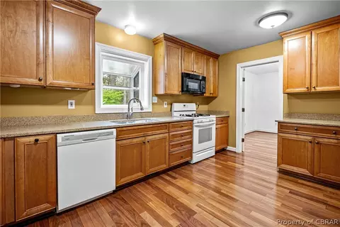 9596 Spring Branch Dr, North, VA 23128 photo 13