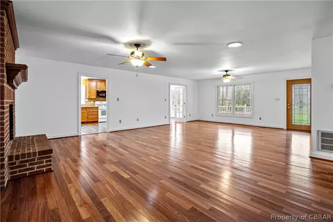 9596 Spring Branch Dr, North, VA 23128 photo 6