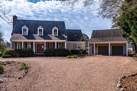 201 Bayberry Point Ln, Kilmarnock, VA 22482