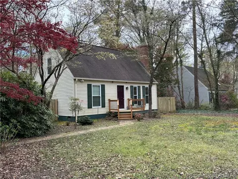 6345 Jones Creek Dr, Gloucester, VA 23061