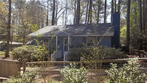 96 Greenway Dr, Hartfield, VA 23071